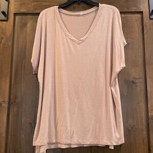 65) Kakhi/beige v-neck women’s Sz XL lightweight knit top NWOT